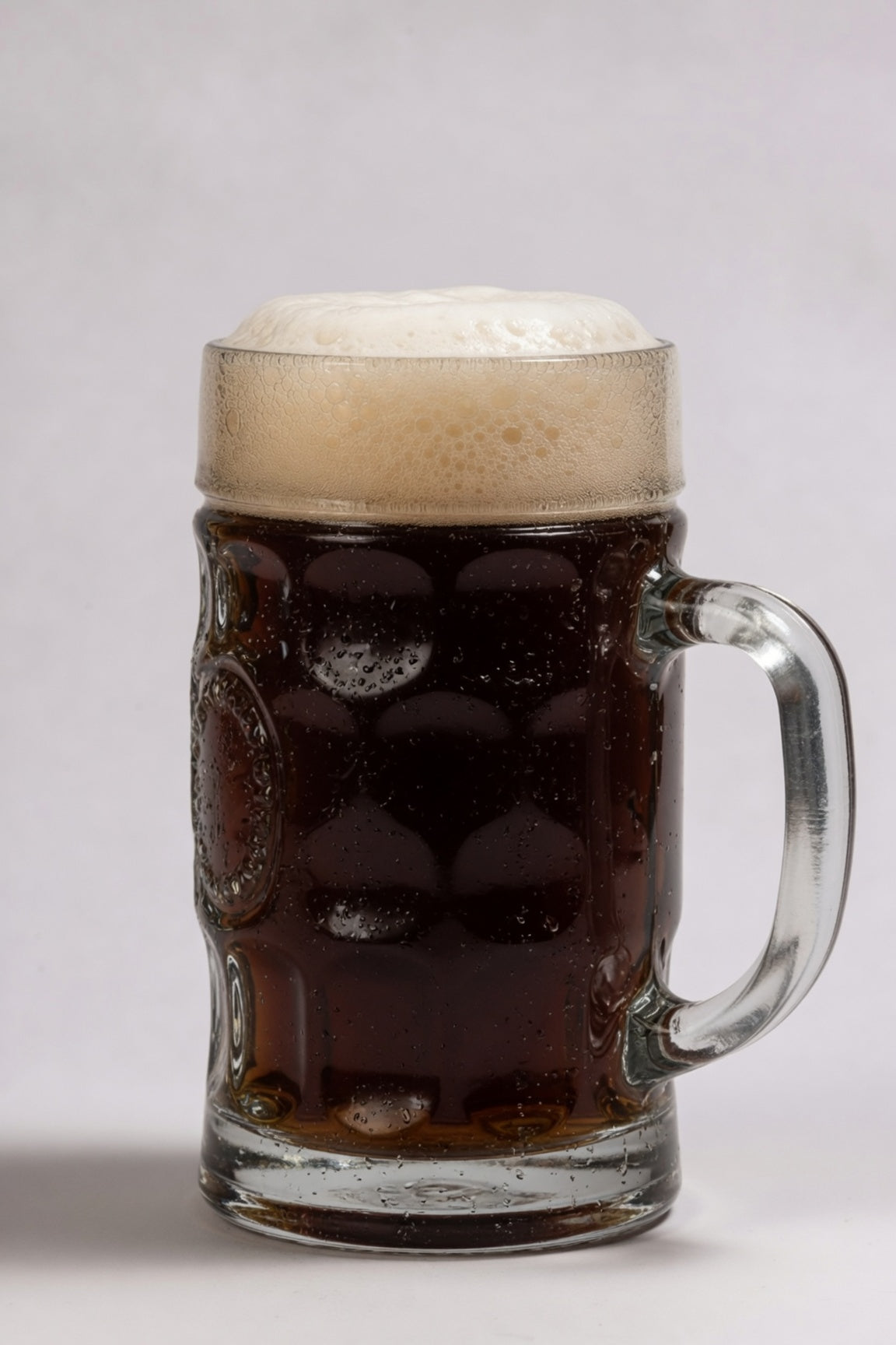 glass of dark brown beer showing 35 srm color from simpsons brown specialty malt